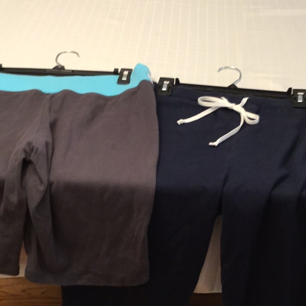 NAVY AND GRAY/AQUA SHORT WORKOUT PANTS.